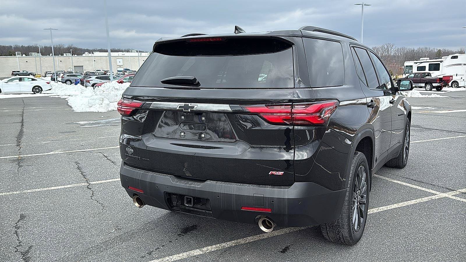 Used 2023 Chevrolet Traverse RS w/ LPO, Cargo Package AWD/4WD image 6