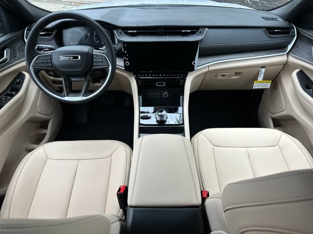New 2026 Jeep Grand Cherokee L Limited AWD/4WD image 15