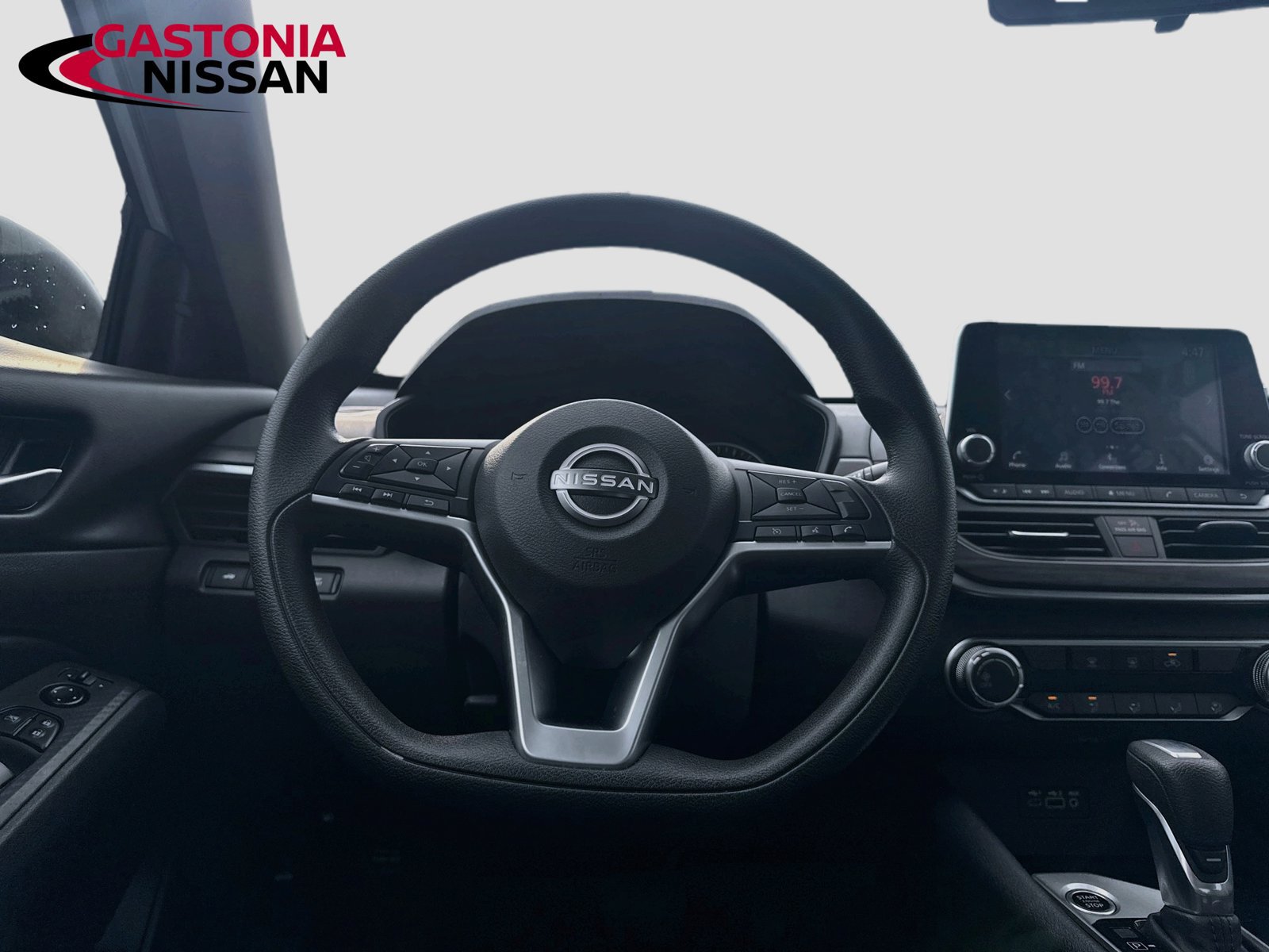 Used 2024 Nissan Altima 2.5 SV FWD image 29