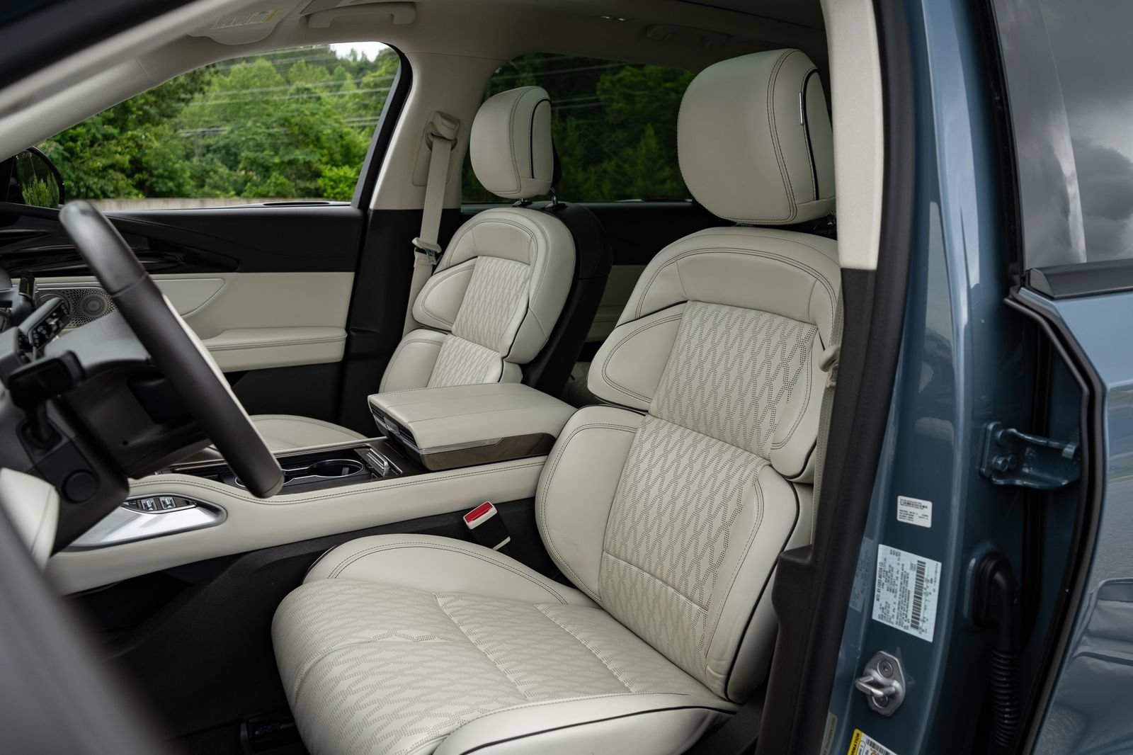 Used 2025 Lincoln Nautilus Black Label AWD/4WD image 24