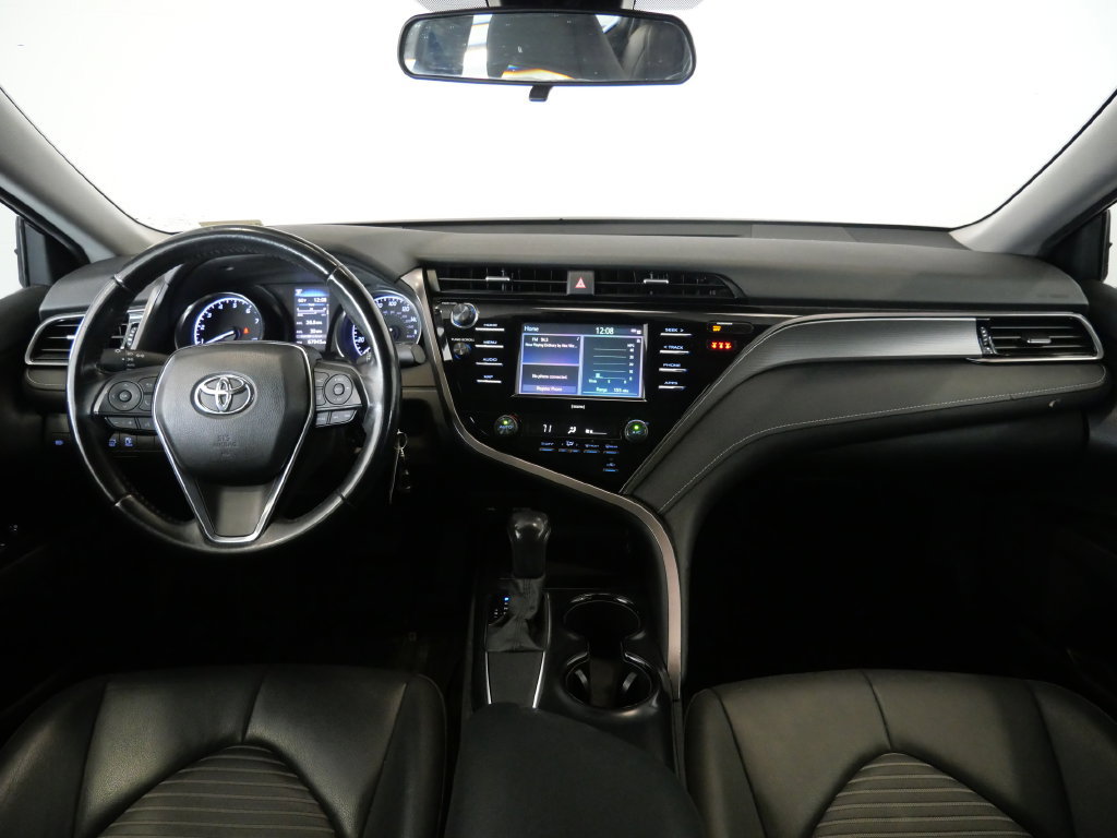 Used 2020 Toyota Camry SE FWD image 17