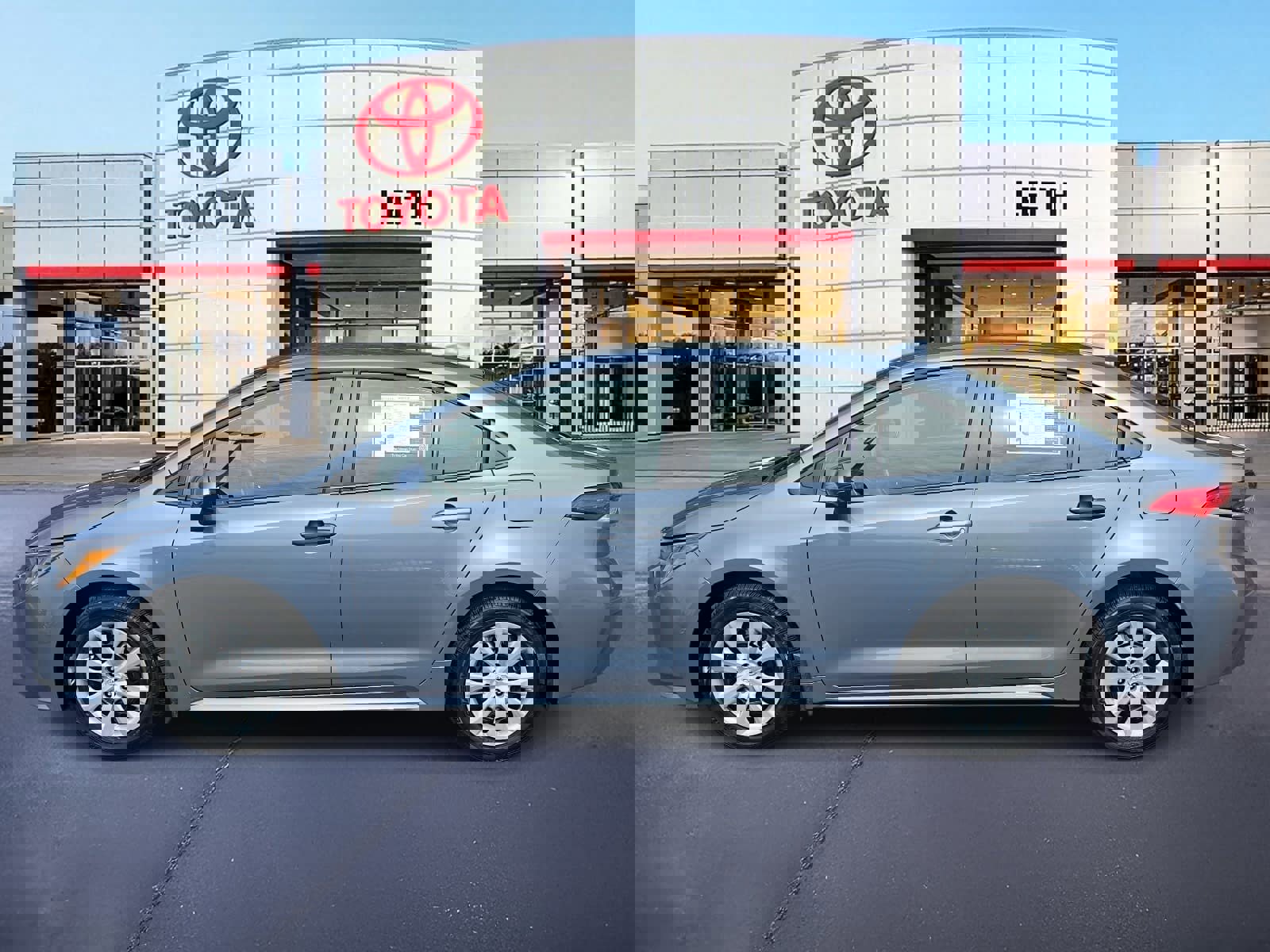 Used 2026 Toyota Corolla LE image 8