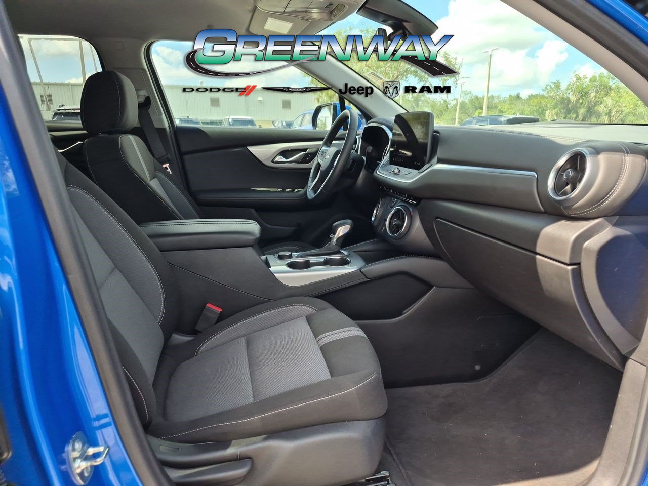 Used 2025 Chevrolet Blazer LT AWD/4WD image 9
