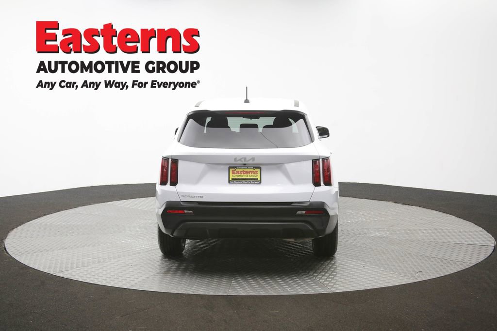 Used 2023 Kia Sorento LX FWD image 33