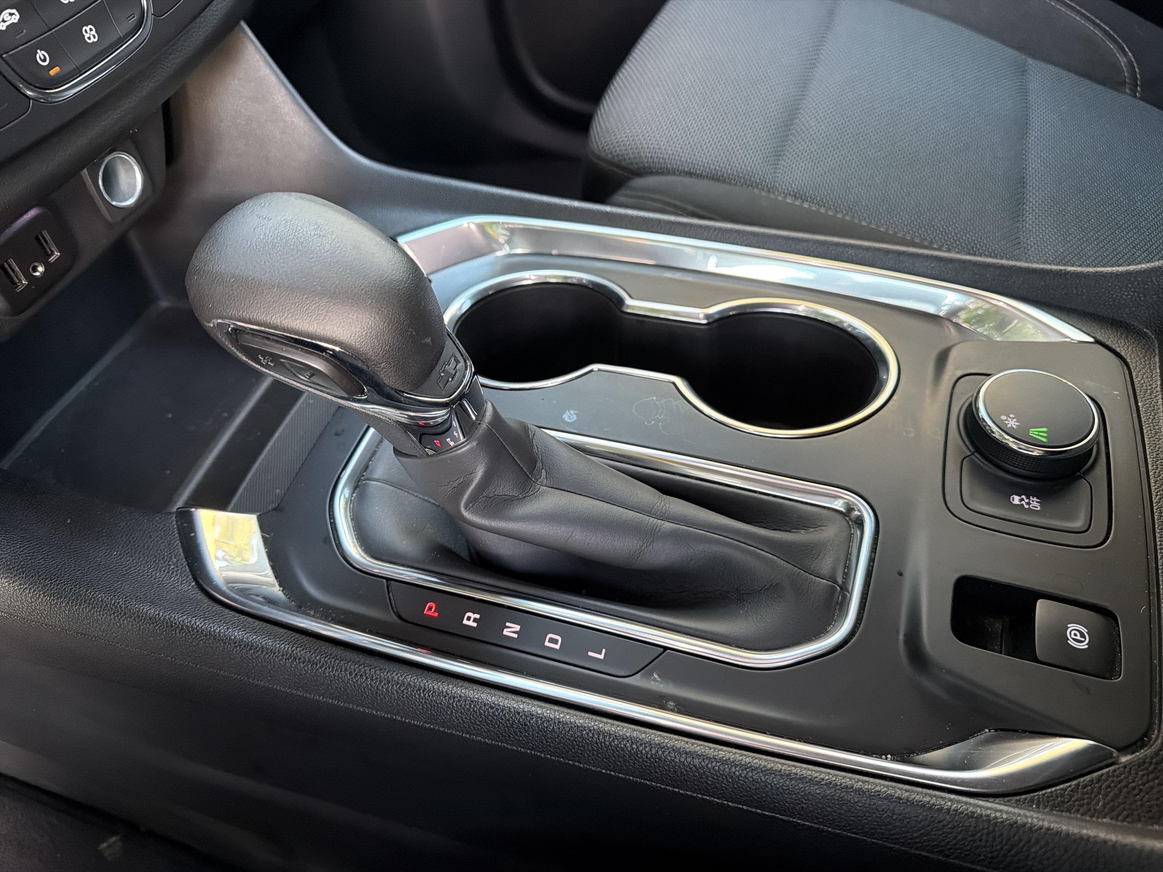 Used 2021 Chevrolet Traverse LS FWD image 27