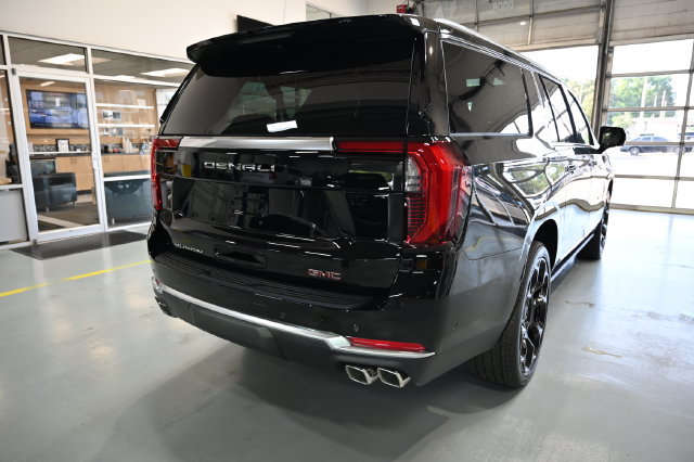 New 2026 GMC Yukon XL Denali w/ Denali Reserve Package AWD/4WD image 5