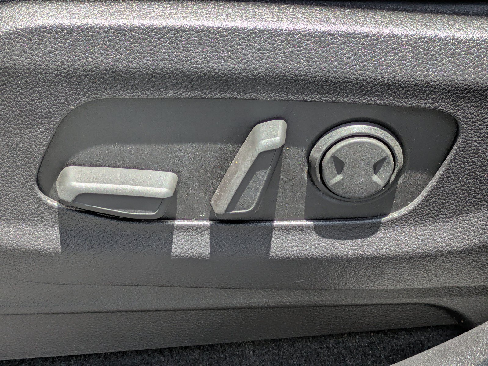 Certified 2022 Kia Carnival LX FWD image 17