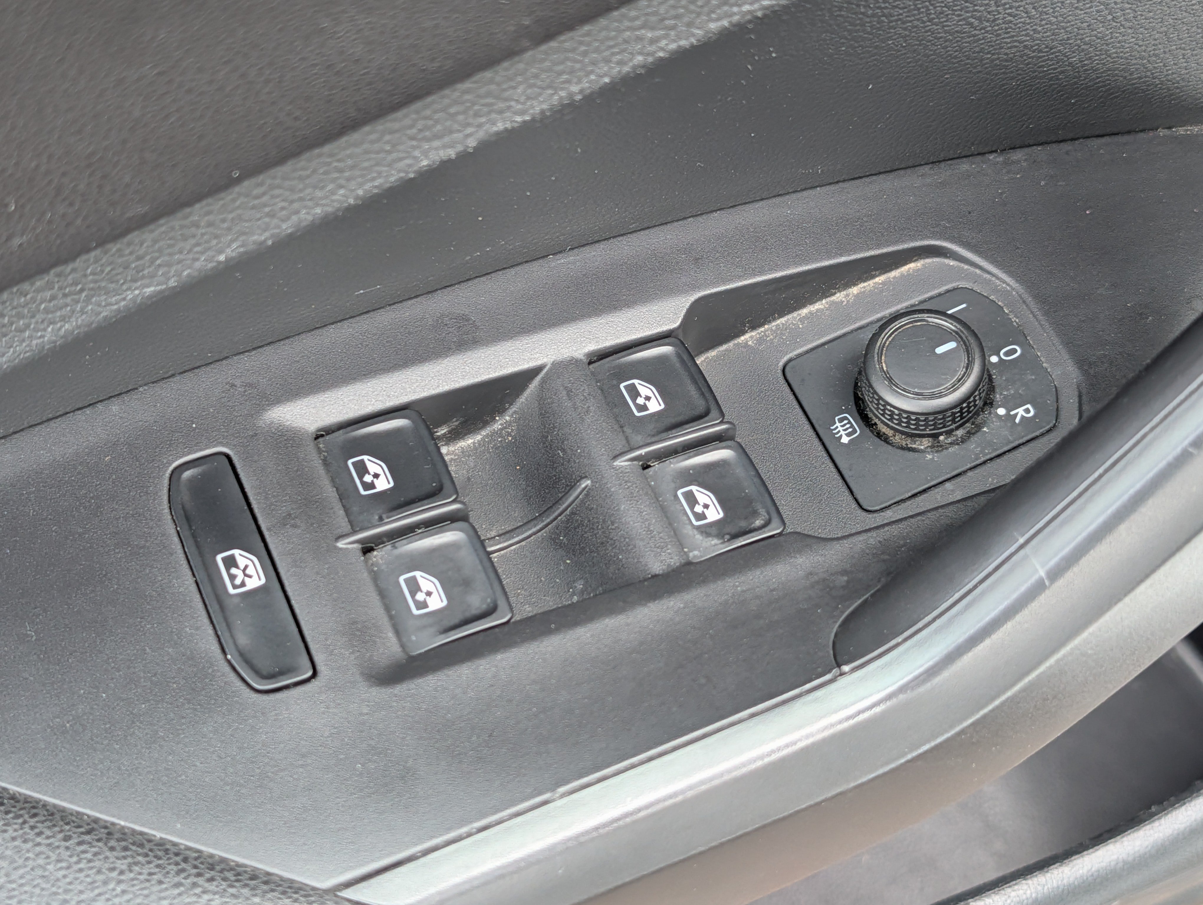 Used 2019 Volkswagen Jetta R-Line FWD image 19