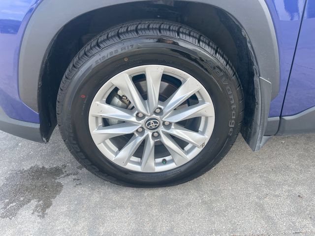 Certified 2023 Toyota Corolla Cross LE w/ Moonroof Package AWD/4WD image 29