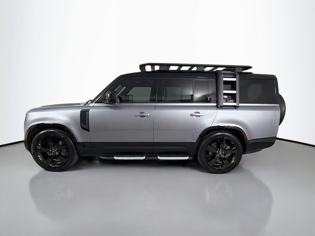 Used 2023 Land Rover Defender 130 X-Dynamic SE AWD/4WD image 8