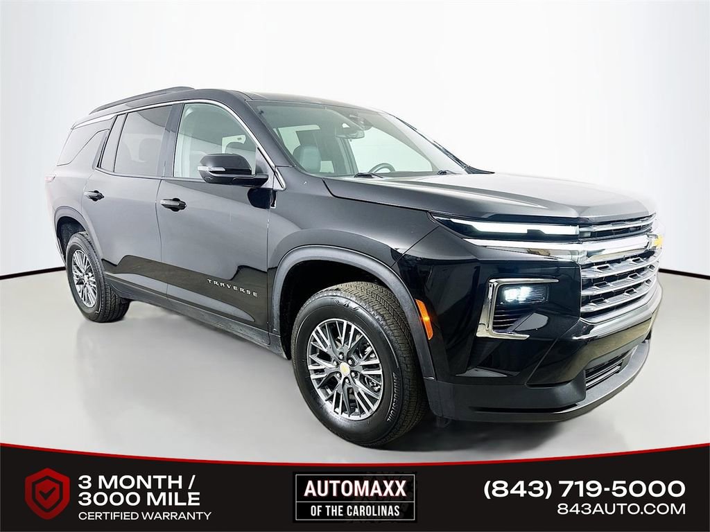 Used 2025 Chevrolet Traverse LT