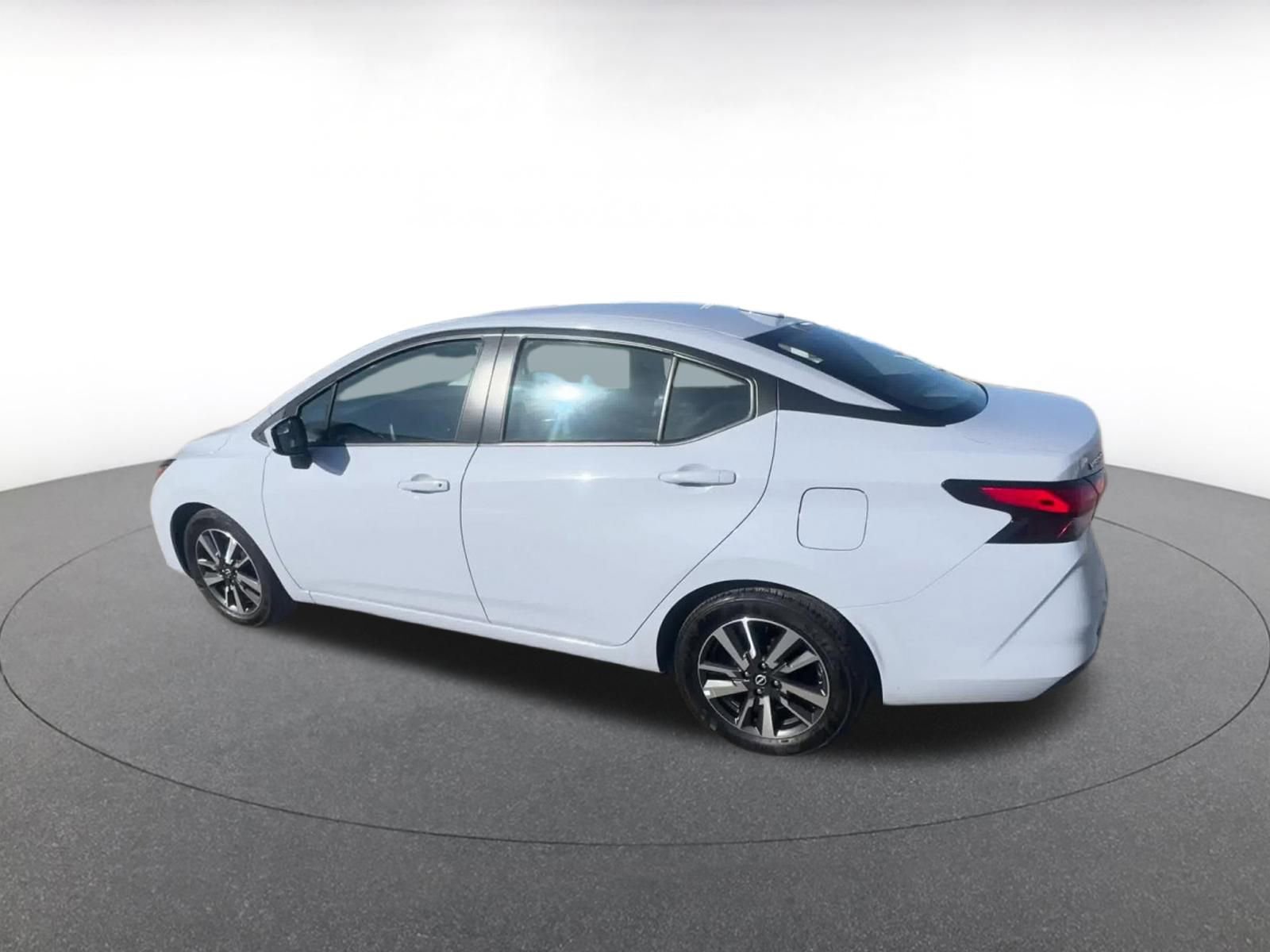 Used 2025 Nissan Versa SV image 10