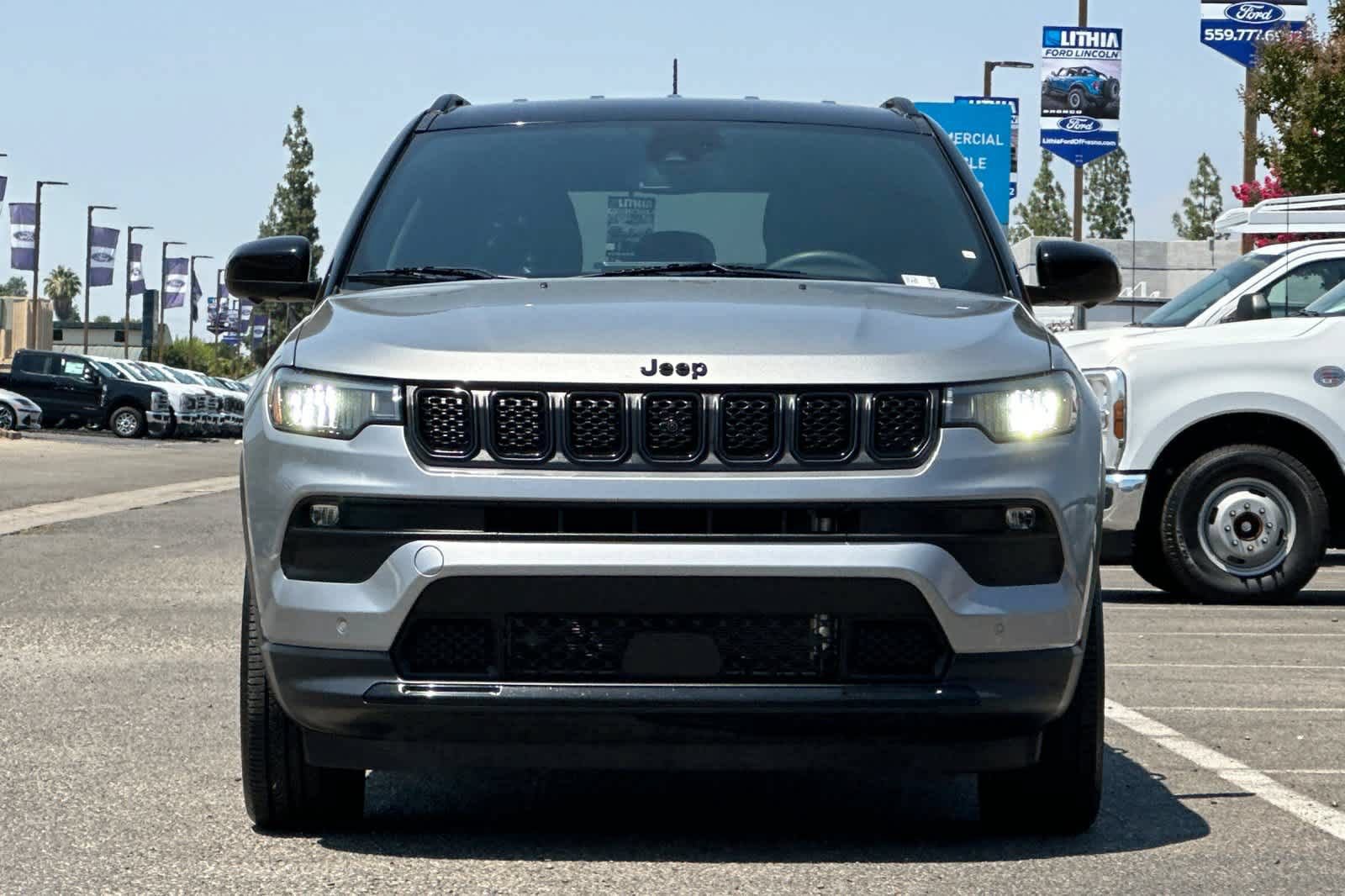 Used 2023 Jeep Compass Latitude w/ Convenience Group AWD/4WD image 11
