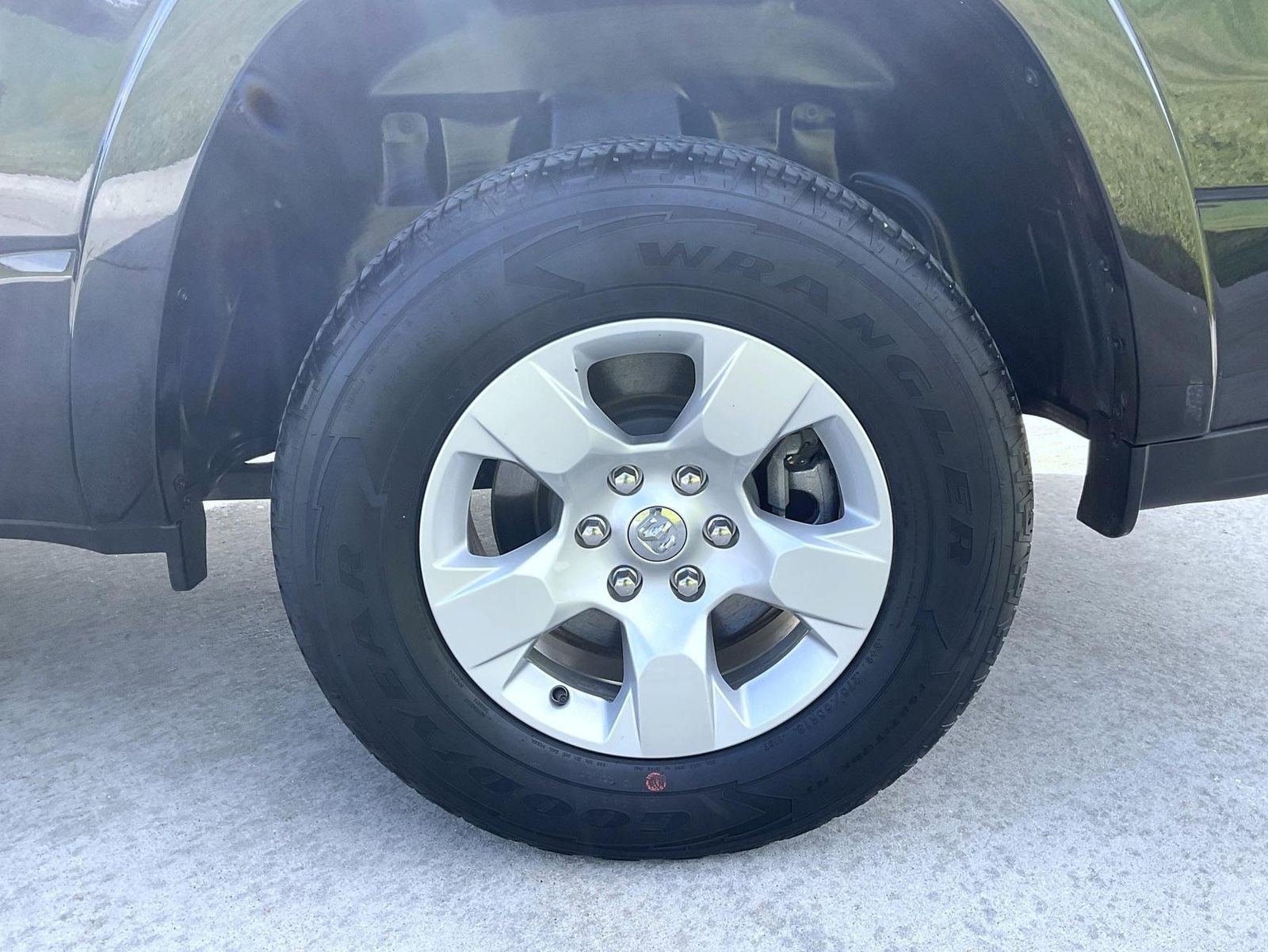 Used 2025 RAM 1500 Big Horn AWD/4WD image 21