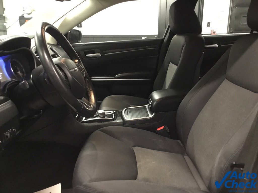 Used 2018 Chrysler 300 Touring w/ Sport Appearance Package RWD image 23