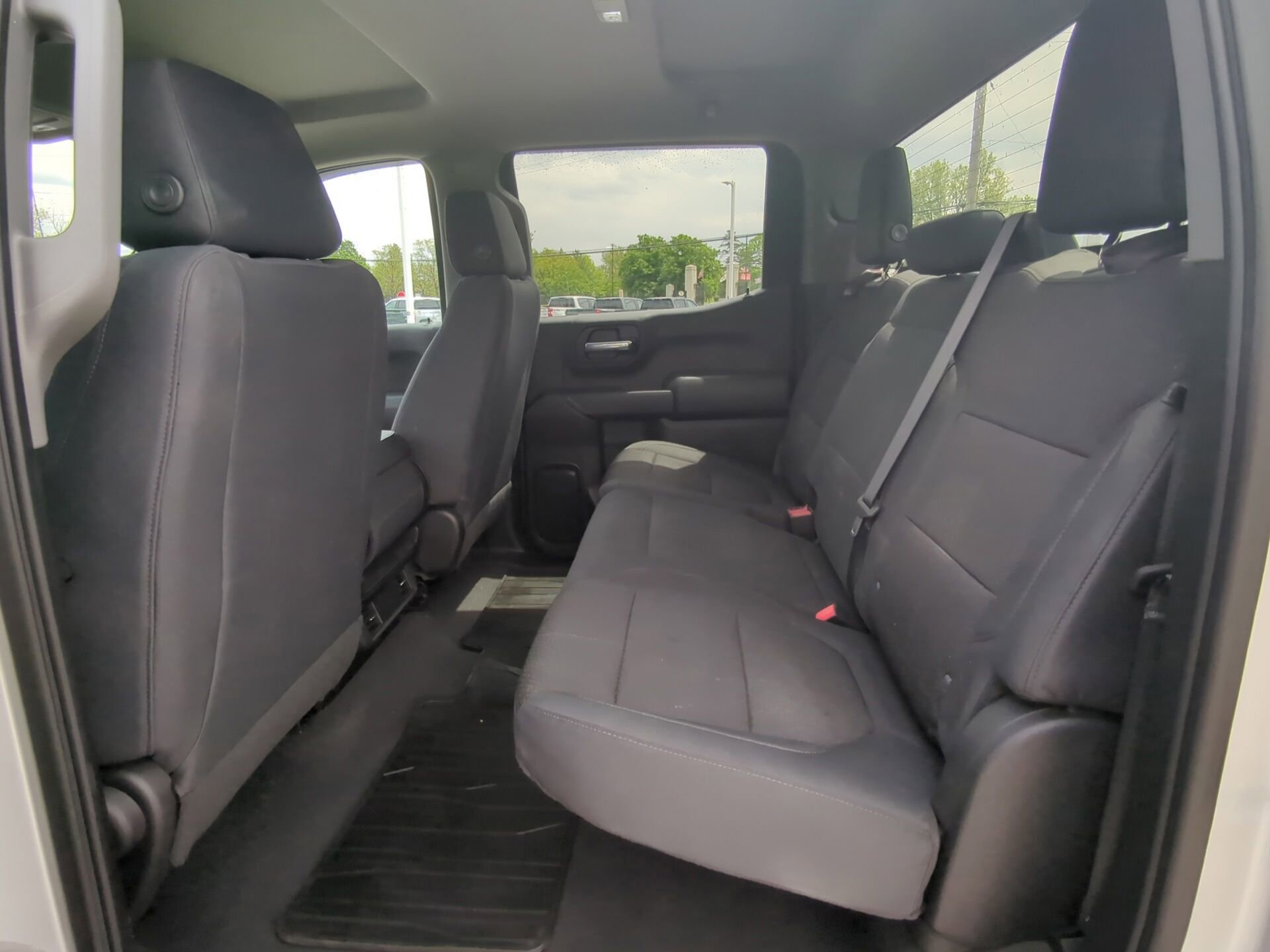 Used 2019 Chevrolet Silverado 1500 Custom w/ Custom Value Package AWD/4WD image 8
