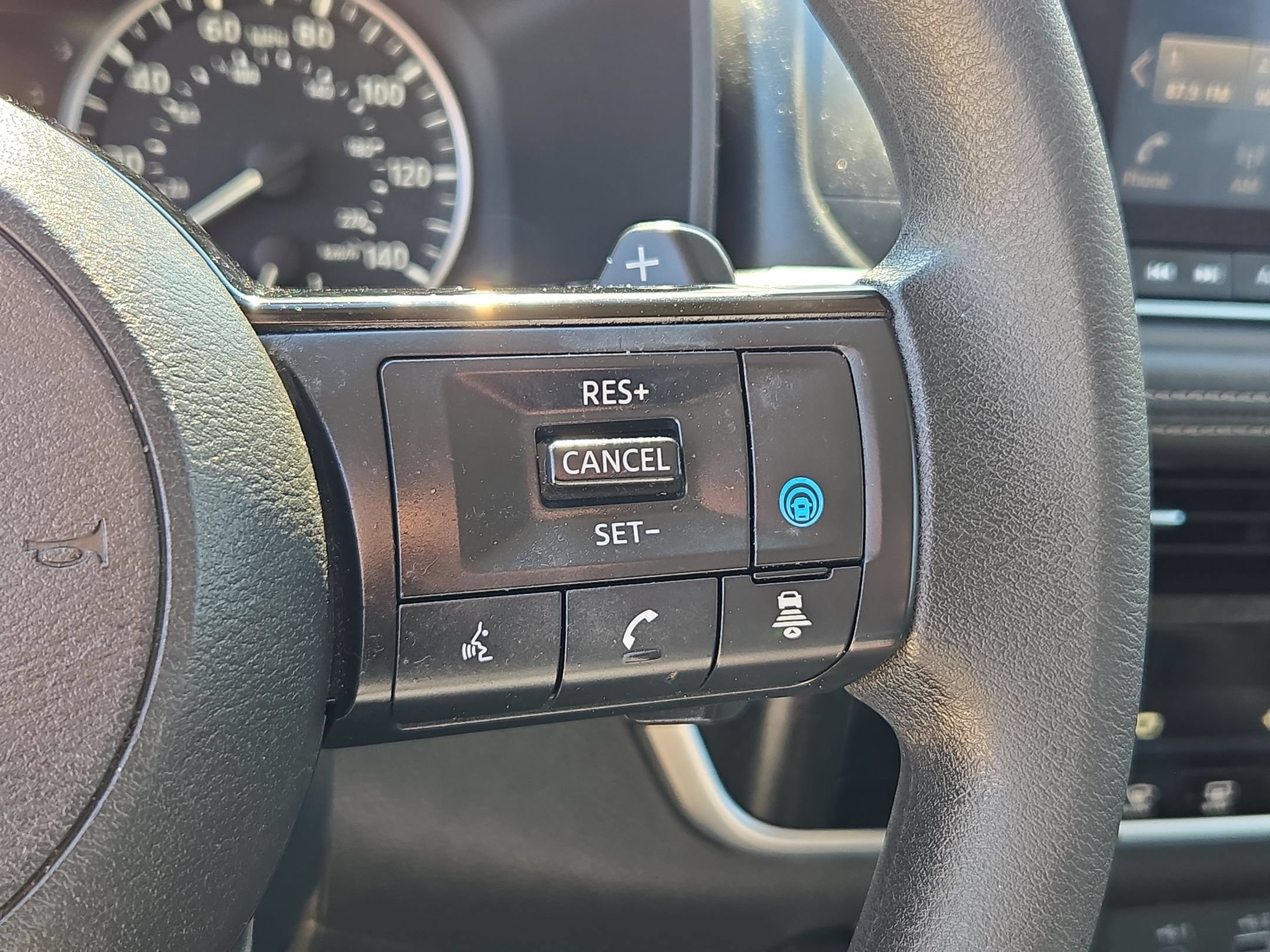 Used 2023 Nissan Rogue SV FWD image 21
