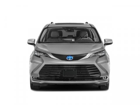 Used 2024 Toyota Sienna XLE w/ XLE Plus Package AWD/4WD image 4