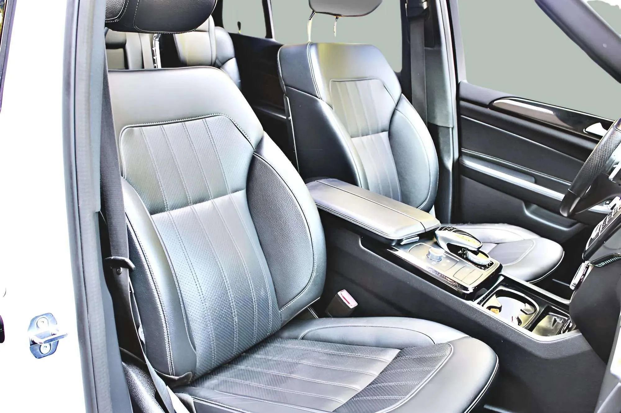 Used 2019 Mercedes-Benz GLS 450 4MATIC image 42
