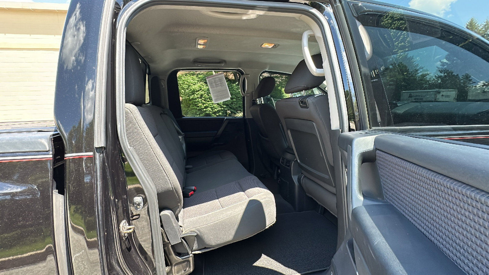 Used 2014 Nissan Titan SV image 26