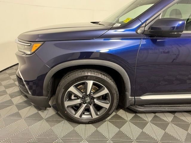 Used 2023 Honda Pilot Touring image 12