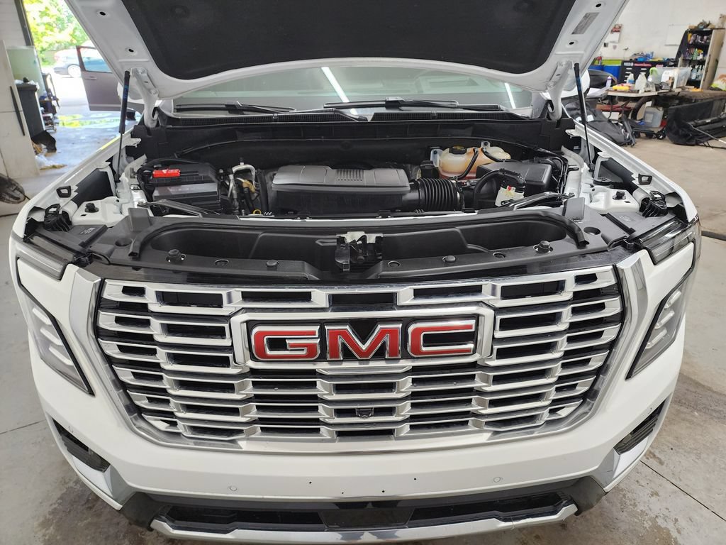 Used 2025 GMC Yukon Denali AWD/4WD image 39