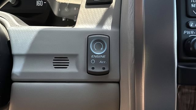 Used 2006 Cadillac XLR V RWD image 29
