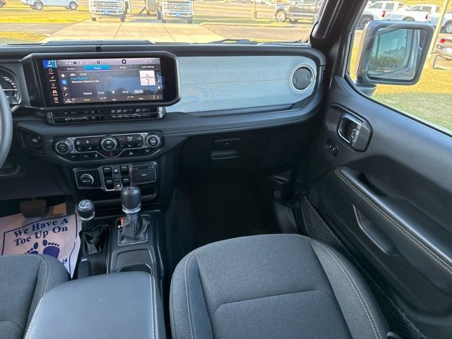 Used 2025 Jeep Wrangler Unlimited Sahara image 13