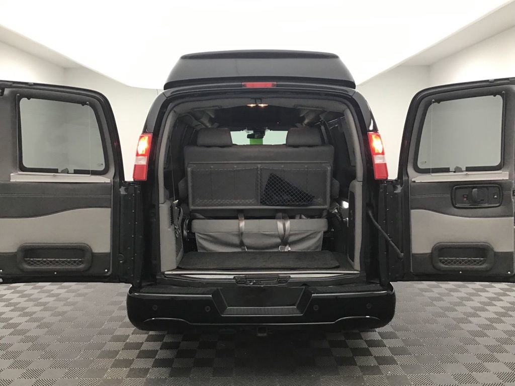 Used 2020 Chevrolet Express 2500 w/ Enhanced Convenience Package image 6