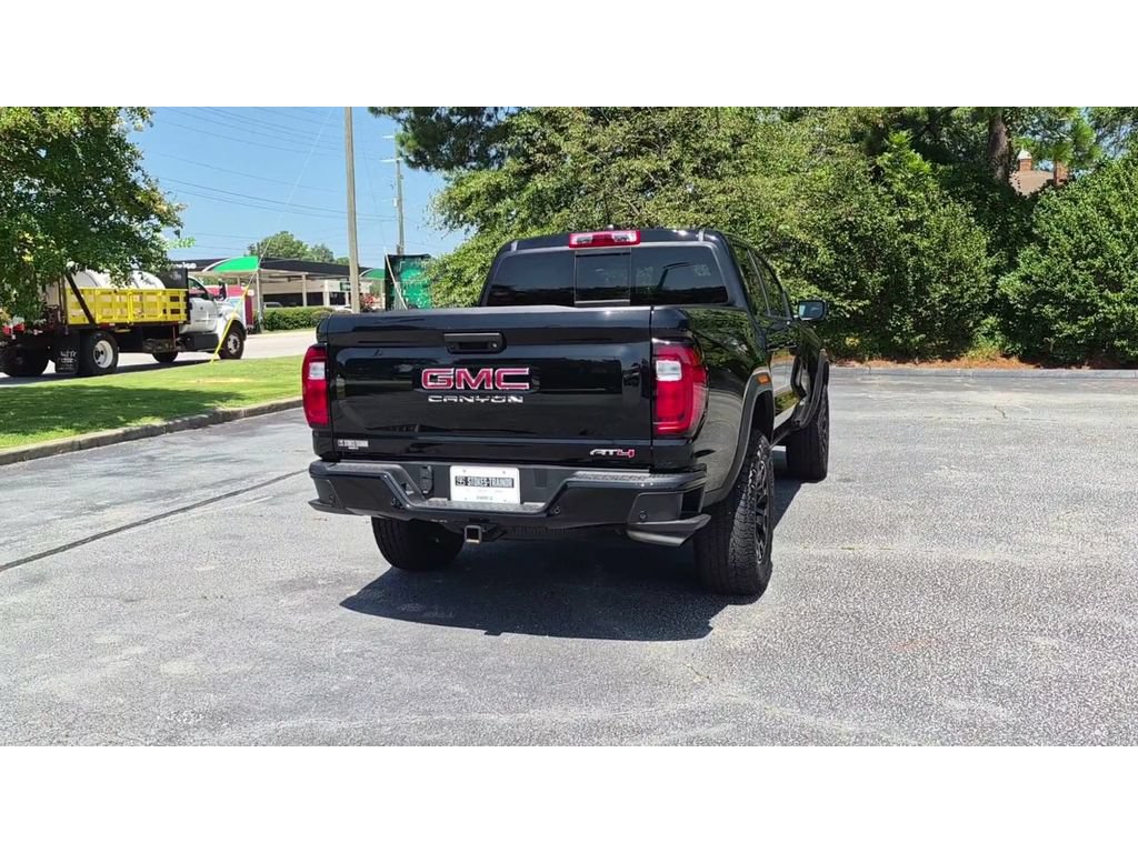 Used 2026 GMC Canyon AT4 AWD/4WD image 9