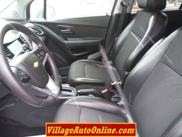 Used 2017 Chevrolet Trax LT w/ LT Convenience Package image 18