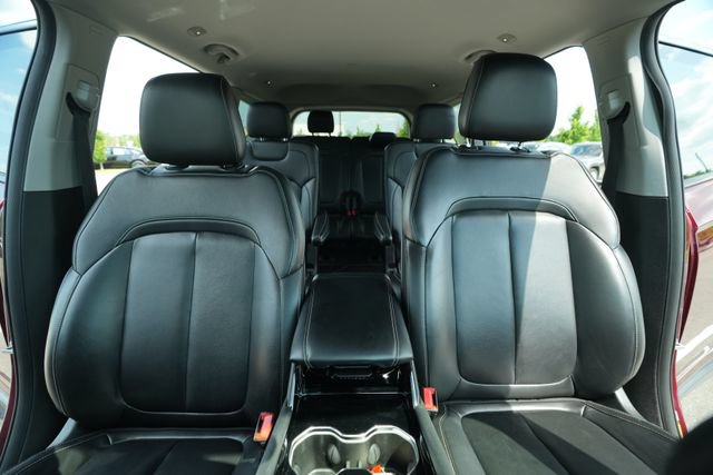 Used 2022 Jeep Grand Cherokee L Limited AWD/4WD image 39