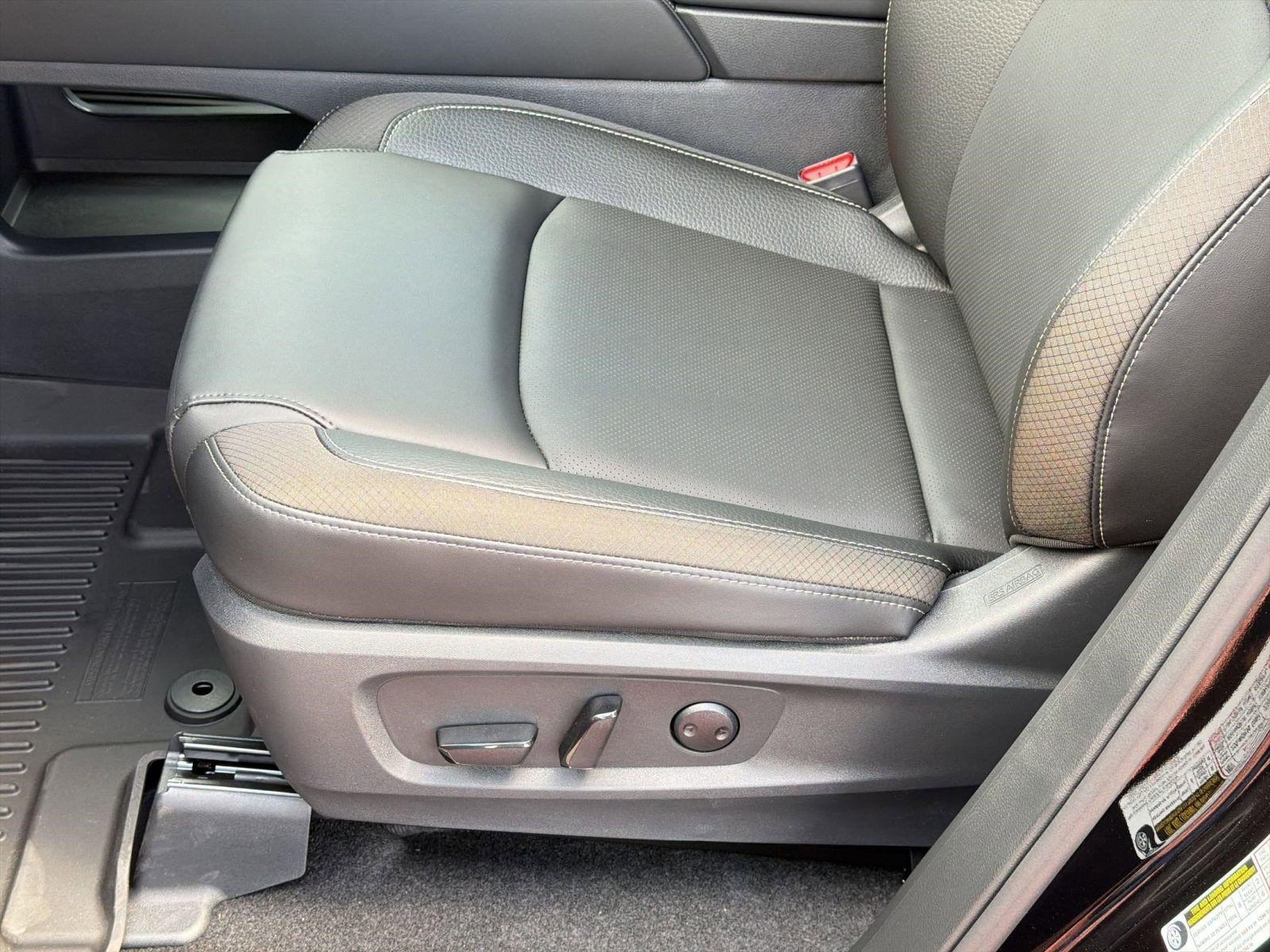 New 2026 Nissan Pathfinder SL image 14