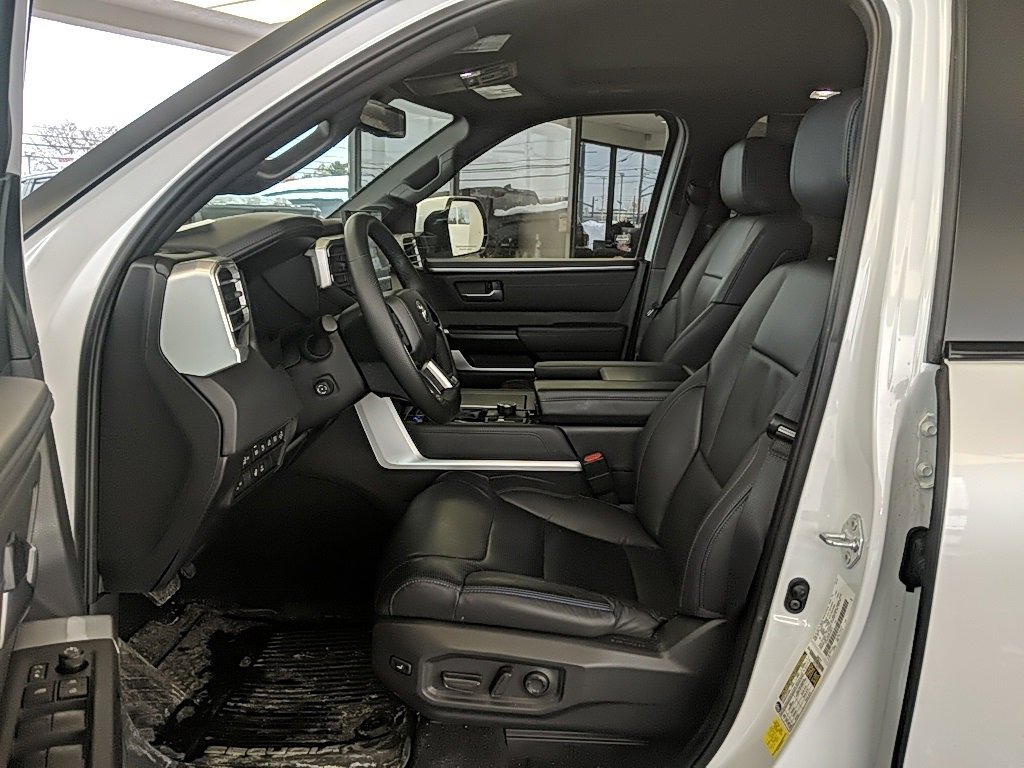Used 2024 Toyota Sequoia Platinum image 12