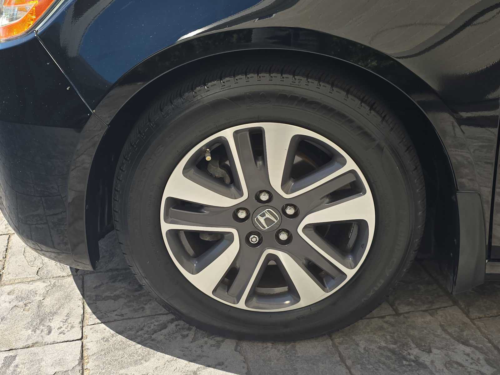 Used 2014 Honda Odyssey Touring image 9