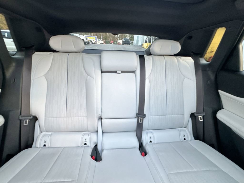 Used 2024 Cadillac Lyriq Luxury image 32