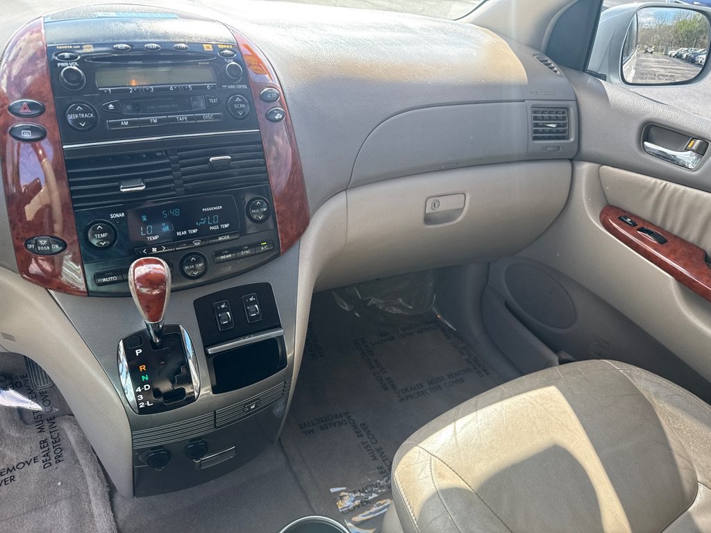 Used 2004 Toyota Sienna XLE AWD/4WD image 16