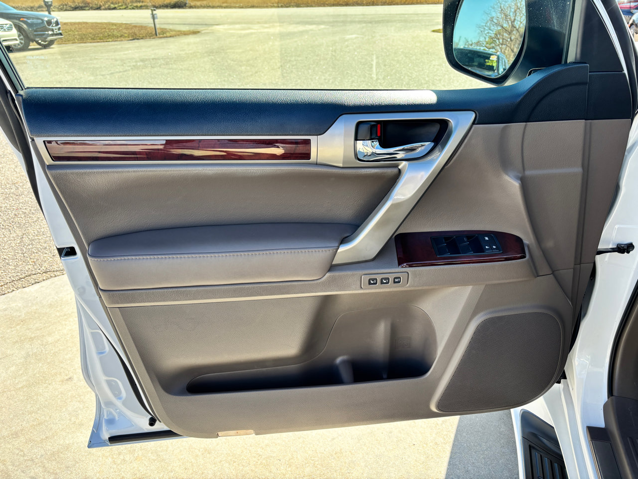 Used 2010 Lexus GX 460 image 20