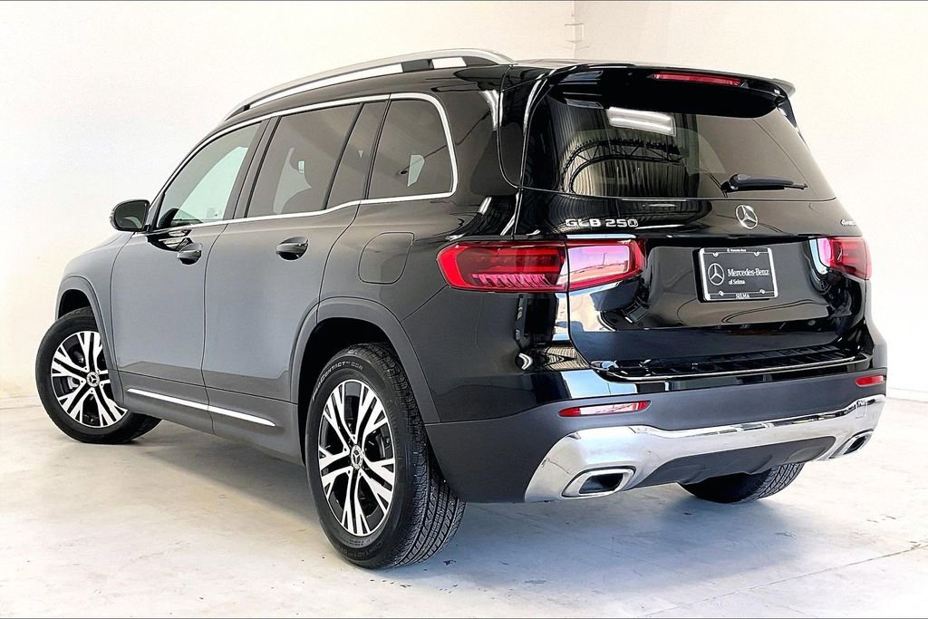 Used 2026 Mercedes-Benz GLB 250 4MATIC image 11