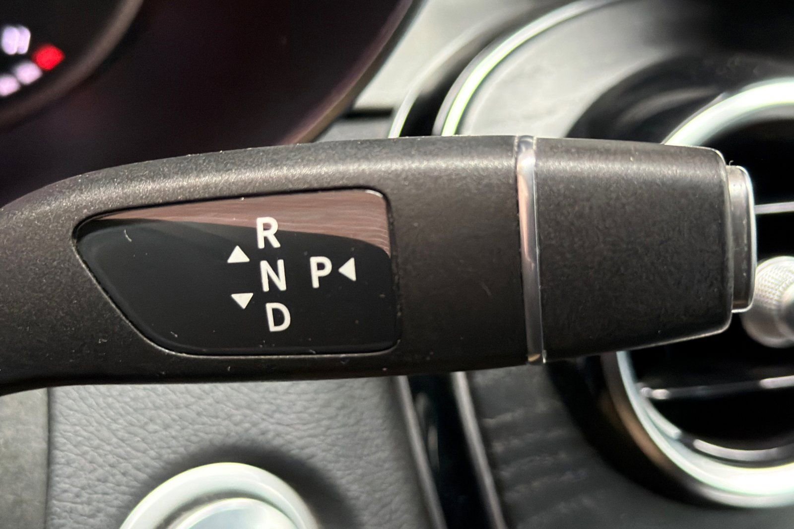 Used 2019 Mercedes-Benz GLC 300 4MATIC image 29