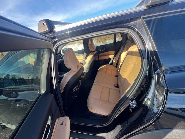 Used 2020 Volvo V60 T5 Cross Country w/ Protection Package Premier image 7