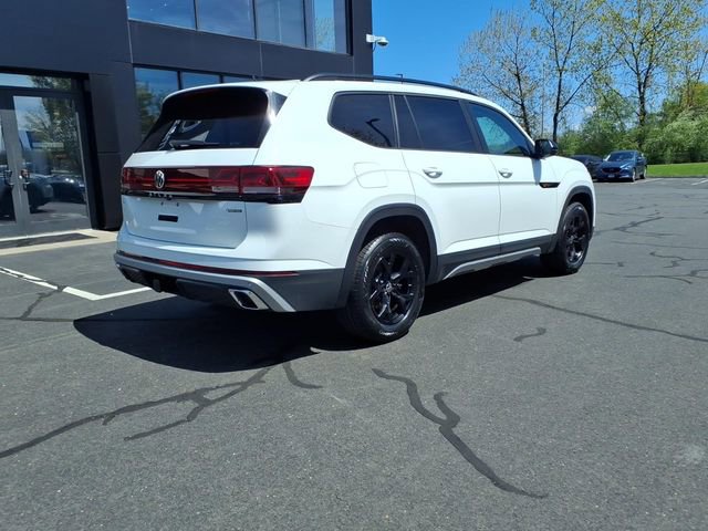 Used 2025 Volkswagen Atlas Peak Edition SE AWD/4WD image 5