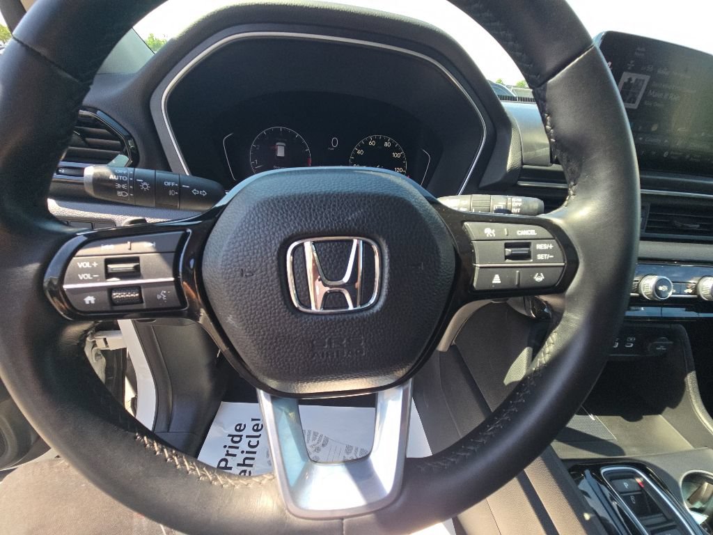 Used 2023 Honda Pilot Touring image 17