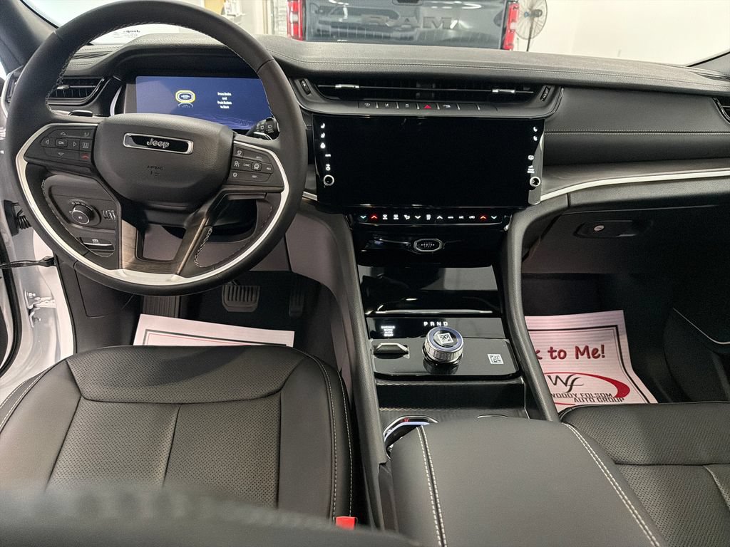 New 2026 Jeep Grand Cherokee Limited AWD/4WD image 13
