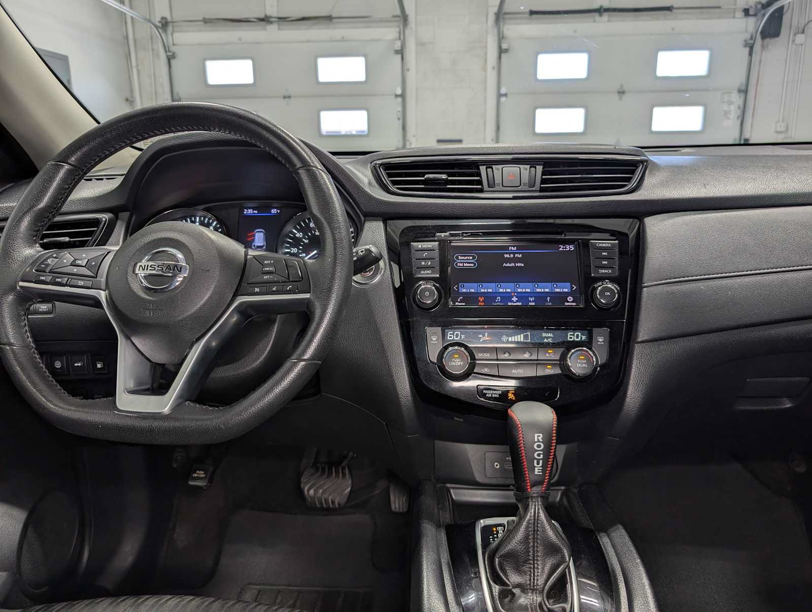 Used 2020 Nissan Rogue SV AWD/4WD image 17