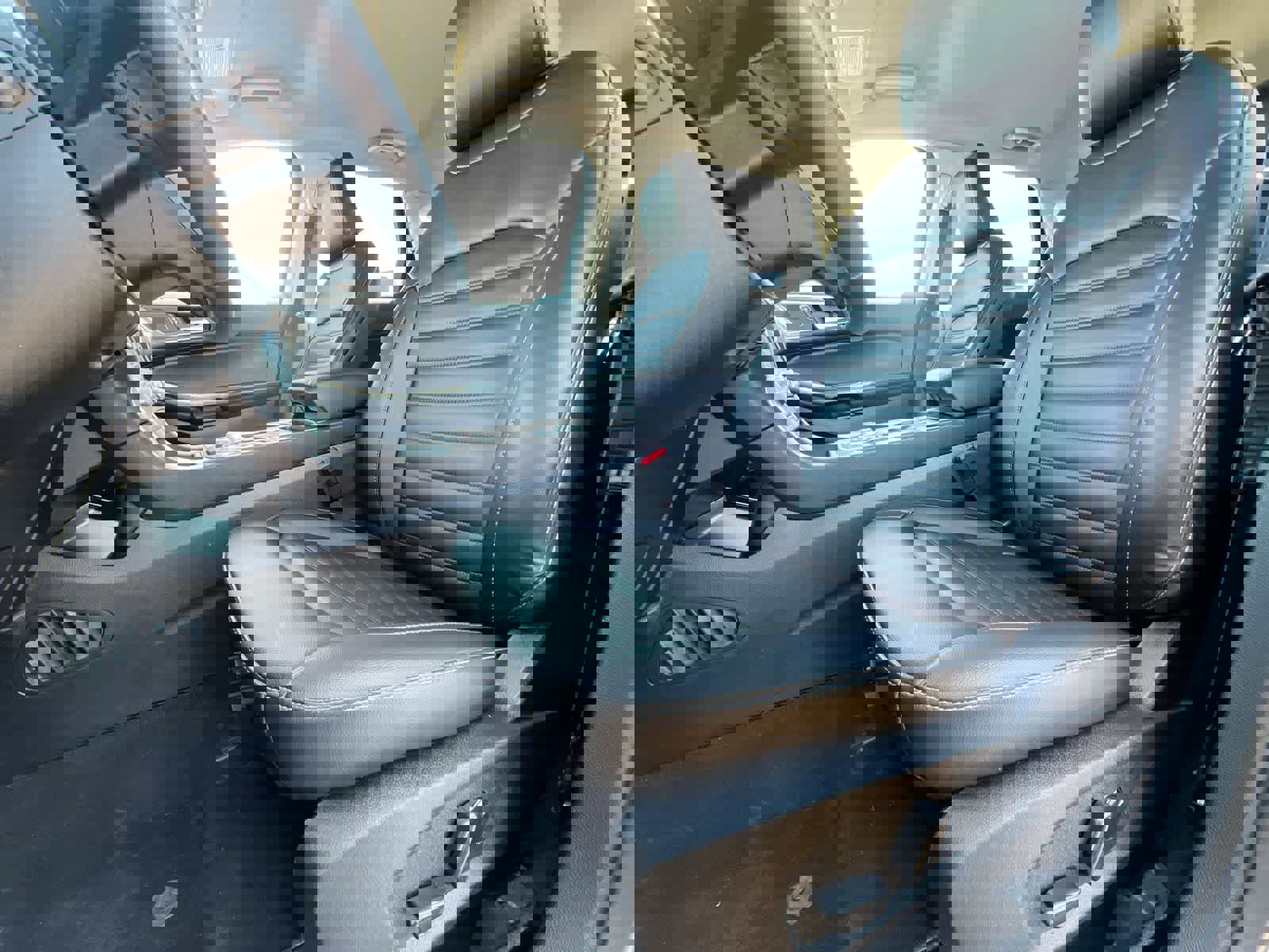 Used 2023 Ford Edge SEL w/ Convenience Package image 16