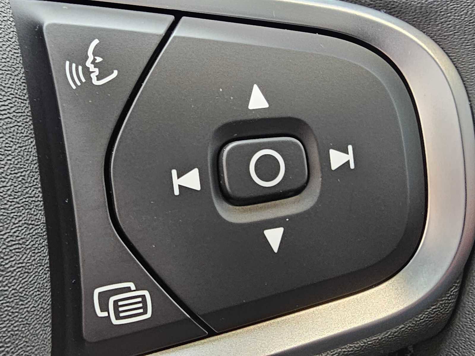 Certified 2025 Volvo XC60 B5 Core w/ Protection Package Premier image 65