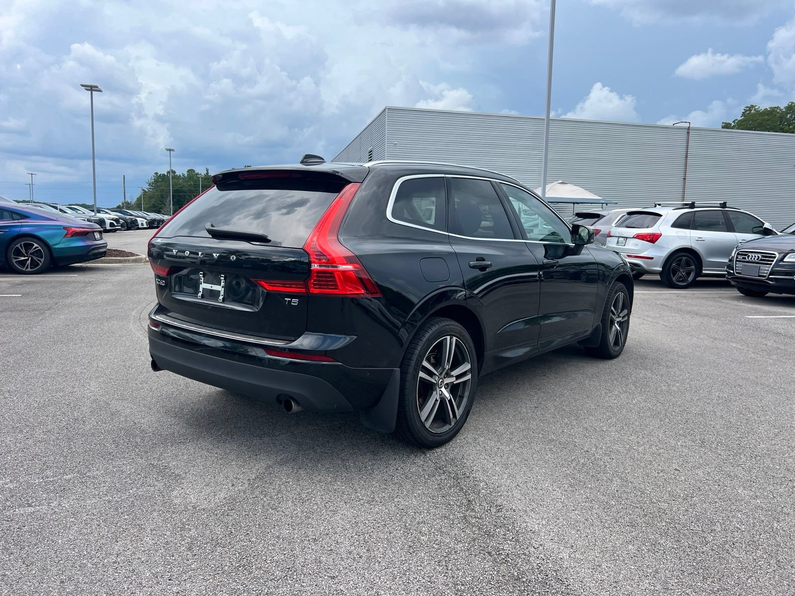 Used 2019 Volvo XC60 T5 Momentum w/ Premium Package FWD image 7