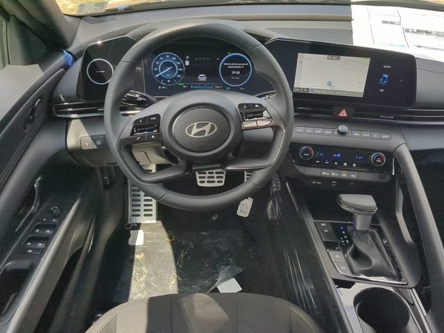 New 2025 Hyundai Elantra SEL FWD image 15