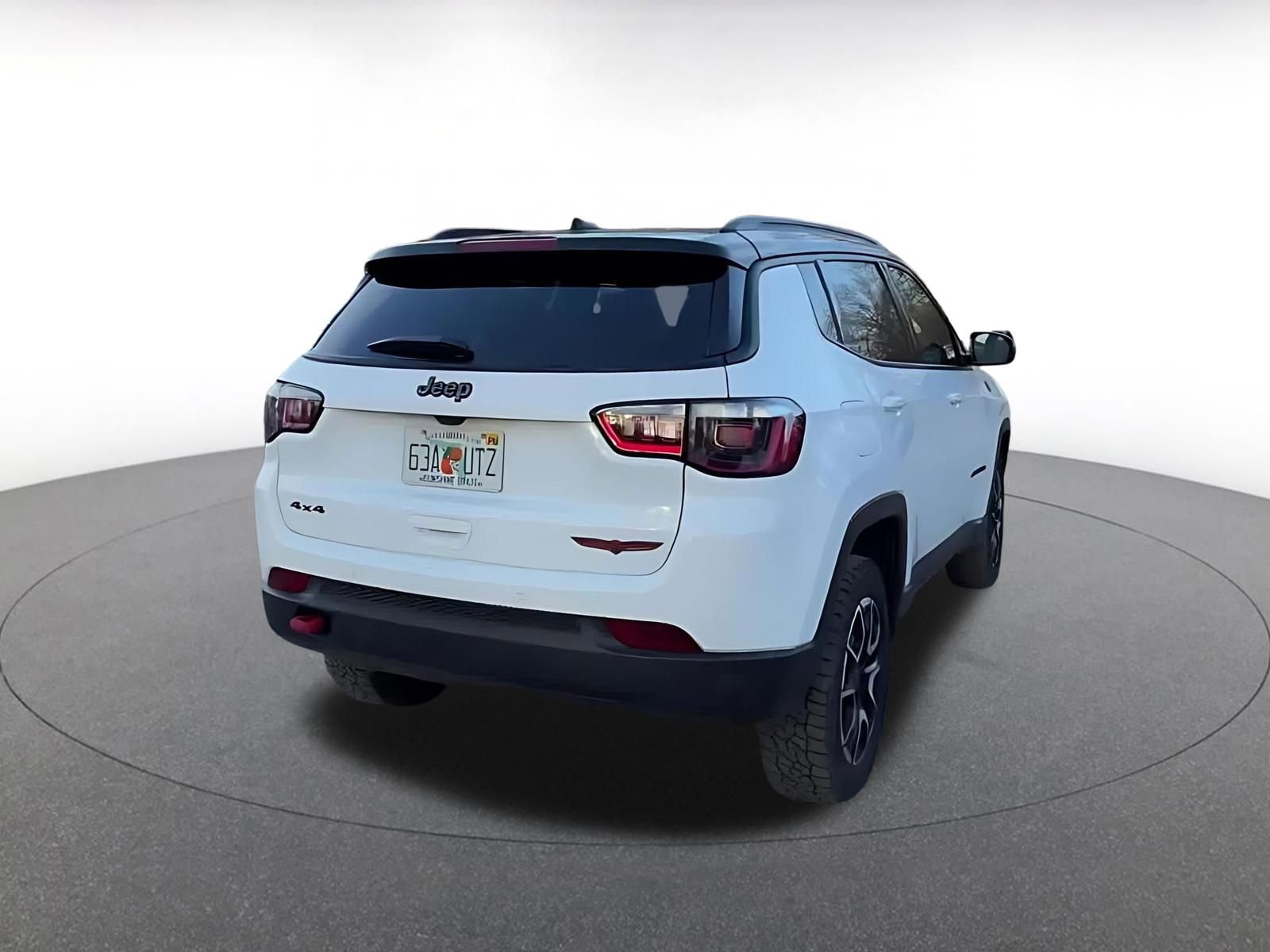 Used 2025 Jeep Compass Trailhawk image 14